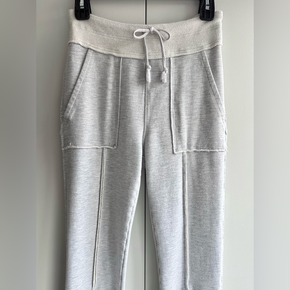 Free People Movement Quick Jab Flare Pants in Light Grey - Size Small - Picture 9 of 11